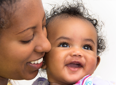 Support worker with pregnant woman